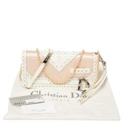مملوكة مسبقًا Dior Beige Satin and Patent Leather D'Trick Clutch