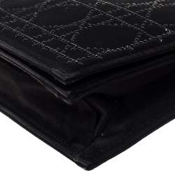 مملوكة مسبقًا Dior Black Satin Crystal Embellished Clutch