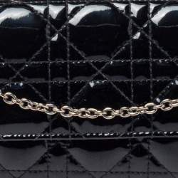 Pre Owned محفظة بسلسلة ديور ليدي ديور جلد لامعة كاناج سوداء