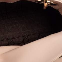 مملوكة مسبقًا حقيبة يد توتس ديور ليدي ديور ميني جلد وردي فاتح