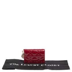 مملوكة مسبقًا حافظة بطاقات ديور ليدي ديور جلد كاناج أحمر لامع 