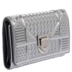 Pre Owned Dior Metallic Silver Micro Cannage Leather Diorama Trifold Wallet
