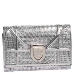 Pre Owned Dior Metallic Silver Micro Cannage Leather Diorama Trifold Wallet