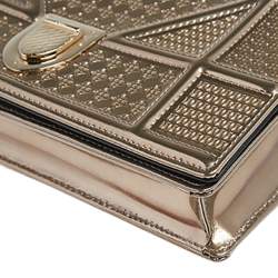 مملوكة مسبقًا محفظة بسلسلة ديور ديوراما جلد لامع مايكرو كاناج ذهبي ميتاليك 