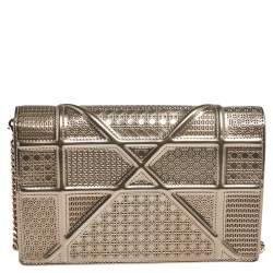 مملوكة مسبقًا محفظة بسلسلة ديور ديوراما جلد لامع مايكرو كاناج ذهبي ميتاليك 