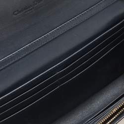 مملوكة مسبقًا محفظة بسلسلة ديور كرويزير جلد لامع ميكروكاناج ذهبي ميتاليك 