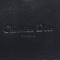 مملوكة مسبقًا محفظة بسلسلة ديور كرويزير جلد لامع ميكروكاناج ذهبي ميتاليك 