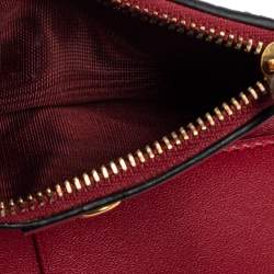 Pre Owned محفظة ديور جلد أحمر مزين حرف دي ونحلة ثنائية الطية