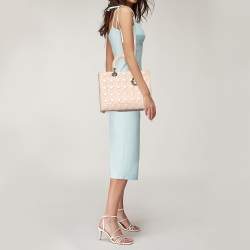 Pre Owned حقيبة يد ديور ليدي ديور كبيرة جلد لامع كاناج وردي فاتح