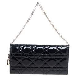 مملوكة مسبقًا محفظة بسلسلة ديور ليدي ديور جلد لامع كاناج أسود