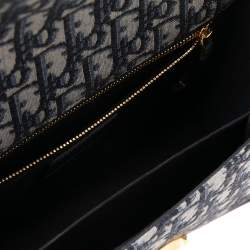 مملوكة مسبقًا حقيبة كتف ديور مونتايغن 30 جلد وكانفاس بالشعار أزرق كحلي بقلاب