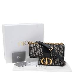 مملوكة مسبقًا حقيبة كتف ديور مونتايغن 30 جلد وكانفاس بالشعار أزرق كحلي بقلاب