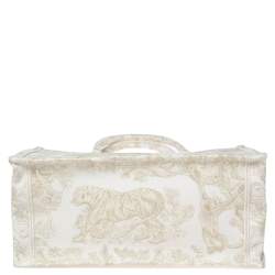 مملوكة مسبقًا Dior White/Gold Toile de Jouy Canvas Small Book Tote