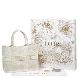 مملوكة مسبقًا Dior White/Gold Toile de Jouy Canvas Small Book Tote