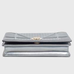 مملوكة مسبقًا Dior Metallic Silver Micro Cannage Patent Leather Mini Diorama Chain Bag
