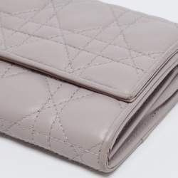 مملوكة مسبقًا محفظة بسلسلة ديور رانديفو جلد كاناج رصاصي فاتح 