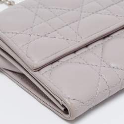 مملوكة مسبقًا محفظة بسلسلة ديور رانديفو جلد كاناج رصاصي فاتح 