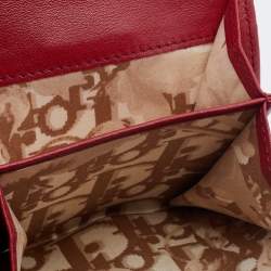 مملوكة مسبقًا محفظة ثنائية الطي ديور جلد أحمر