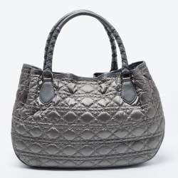 مملوكة مسبقًا حقيبة هوبو ديور دلاية جلد وساتان مبطن كاناج أرجوانية