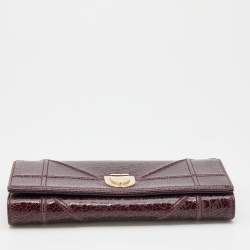 Pre Owned Dior Maroon Crinkled Leather Diorama Wallet On Chain