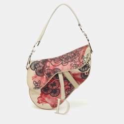 مملوكة مسبقًا حقيبة ديور 071 سادل إصدار محدود قماش مطبوع حمراء/ بيج فاتحة