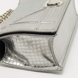 Pre Owned Dior Silver Micro Cannage Patent Leather Medium Diorama Shoulder Bag