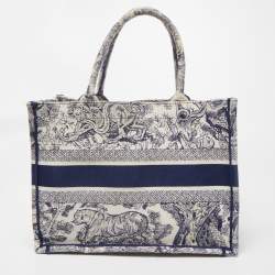 Pre Owned Dior Navy Blue/White Embroidered Canvas Medium Toile de Jouy Book Tote