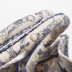 Pre Owned Dior Navy Blue/White Embroidered Canvas Medium Toile de Jouy Book Tote
