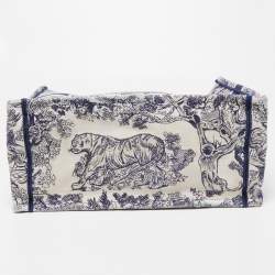 Pre Owned Dior Navy Blue/White Embroidered Canvas Medium Toile de Jouy Book Tote