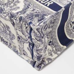 Pre Owned Dior Navy Blue/White Embroidered Canvas Medium Toile de Jouy Book Tote
