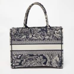 Pre Owned Dior Navy Blue/White Embroidered Canvas Medium Toile de Jouy Book Tote 