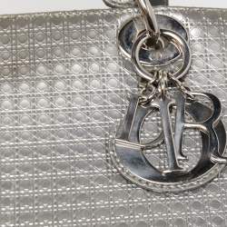 Pre Owned Dior Silver Microcannage Patent Leather Medium Lady Dior Tote