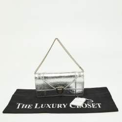 Pre Owned Dior Silver Leather Diorama Wallet On Chain