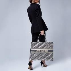 مملوكة مسبقًا Dior Blue Oblique Canvas Large Book Tote