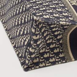 مملوكة مسبقًا Dior Blue Oblique Canvas Large Book Tote