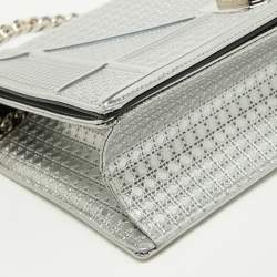 Pre Owned Dior Silver Microcannage Patent Leather Medium Diorama Flap Shoulder Bag