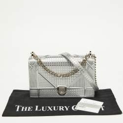 Pre Owned Dior Silver Microcannage Patent Leather Medium Diorama Flap Shoulder Bag
