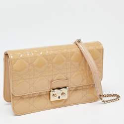 مملوكة مسبقًا حقيبة كلاتش ديور سلسلة نيو لوك جلد لامعة كاناج سوداء