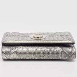 Pre Owned Dior Silver Cannage Patent Leather Diorama Trifold Wallet