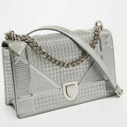 Pre Owned Dior Silver Microcannage Patent Leather Medium Diorama Flap Shoulder Bag