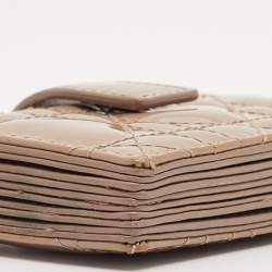 مملوكة مسبقًا Dior Beige Cannage Patent Leather Lady Dior 5 Gusset Card Holder