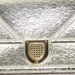 Pre Owned Dior Silver Crackled Patent Leather Diorama Chain Clutch