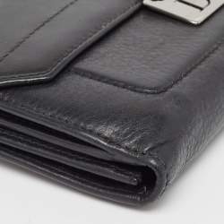 مملوكة مسبقًا محفظة كونتينتال ديور شيك ستريت جلد سوداء