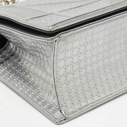 Pre Owned Dior Silver Micro Cannage Patent Leather Medium Diorama Shoulder Bag