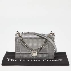 Pre Owned Dior Silver Microcannage Patent Leather Medium Diorama Flap Shoulder Bag