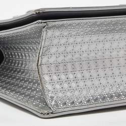 Pre Owned Dior Silver Microcannage Patent Leather Medium Diorama Flap Shoulder Bag