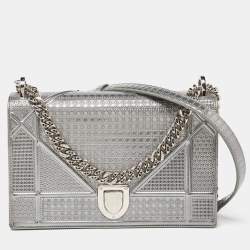 Pre Owned Dior Silver Microcannage Patent Leather Medium Diorama Flap Shoulder Bag