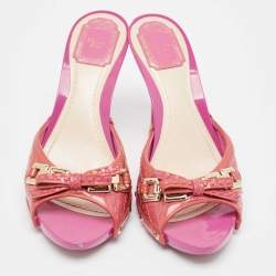 مملوكة مسبقًا Dior Pink Quilted Patent Leather Bow Slide Sandals Size 40