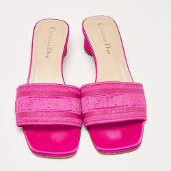مملوكة مسبقًا Dior Magenta Embroidered Satin Dway Slide Sandals Size 37.5