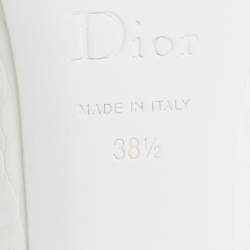مملوكة مسبقًا حذاء كعب عالي ديور جلد أبيض منقوش مقدمة دائرية مقاس 38.5